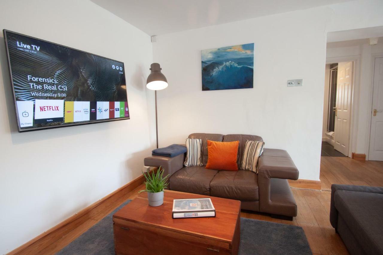 Just B -Town Centre, 2 X Double Bedroom Apartment With Smart Tv, Full Kitchen & Great 1400 Power Shower! St Elmo Cottage ดาร์ตมัธ ภายนอก รูปภาพ